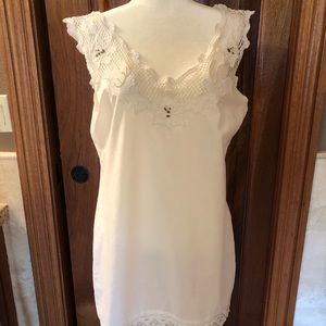 White embroidered Free People sundress, sz L